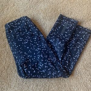 Lucy pocket run capris in confetti print